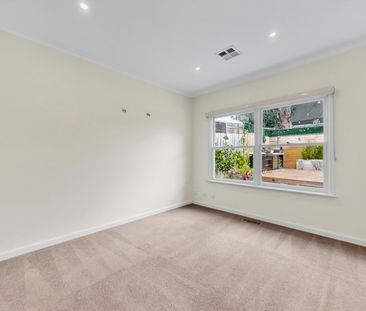 10 Anthony Crescent, Box Hill North VIC 3129 - House For Rent | Domain - Photo 6
