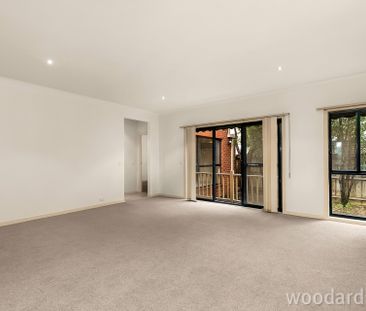 Single-level villa with own street front - Photo 1