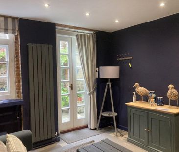 2 bedroom terraced house to rent - Photo 1