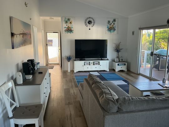 Macleay Island - Photo 1