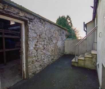 2 bedroom semi-detached house to rent - Photo 5