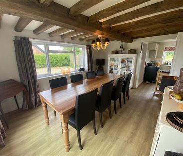 3 bedroom detached house to rent - Photo 4