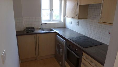 2 bedroom maisonette to rent - Photo 4