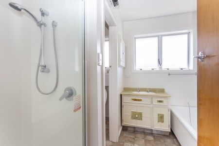 Lovely 3-bedroom family home in great school zones! - Photo 4