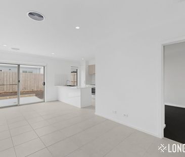Open-Plan Family Living Close to Schools and Shopping - Photo 1