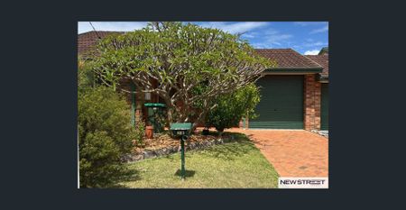 28 Civic Avenue, Caves Beach, NSW 2281 - Photo 3