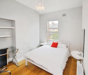 6 bedroom terraced house to rent - Photo 5