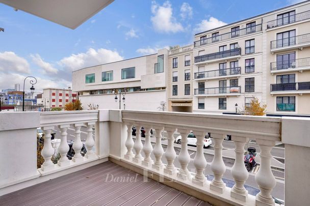 Location appartement, Puteaux, 7 pièces, 174.63 m², ref 86405156 - Photo 1