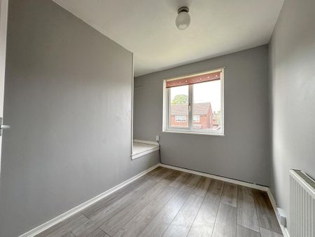 3 bedroom semi-detached house to rent - Photo 3