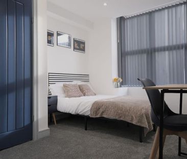 6 bedroom terraced house to rent - Photo 3