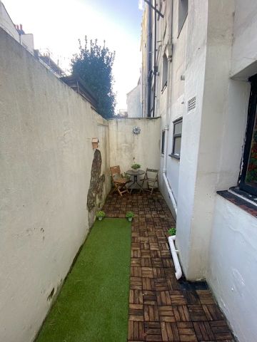 1 Bed Flat, Upper Market Street, BN3 - Photo 3