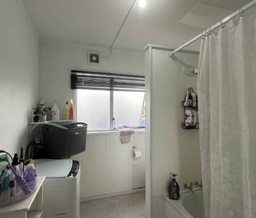 Affordable 2 bedroom unit in Onehunga - Photo 1