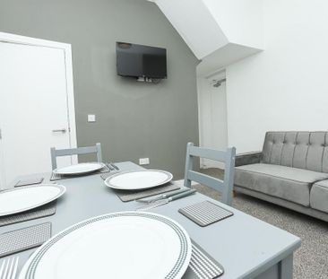 5 bedroom terraced house to rent - Photo 3