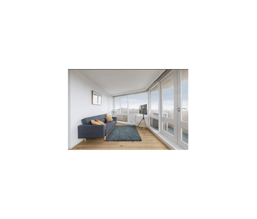 Beautifully Renovated Apartment with Panoramic Albert Park & Bay Views - Photo 1