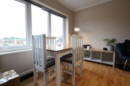 Bartholomew House, Oldbury Road, Tewkesbury, GL20 - Photo 2