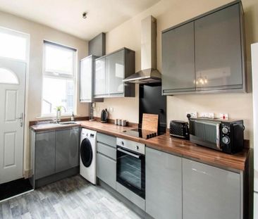 1 bedroom in a house share to rent - Photo 4