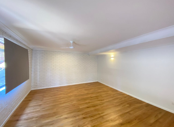 Dual-Living 5-Bedroom Home in North Maclean - Photo 1