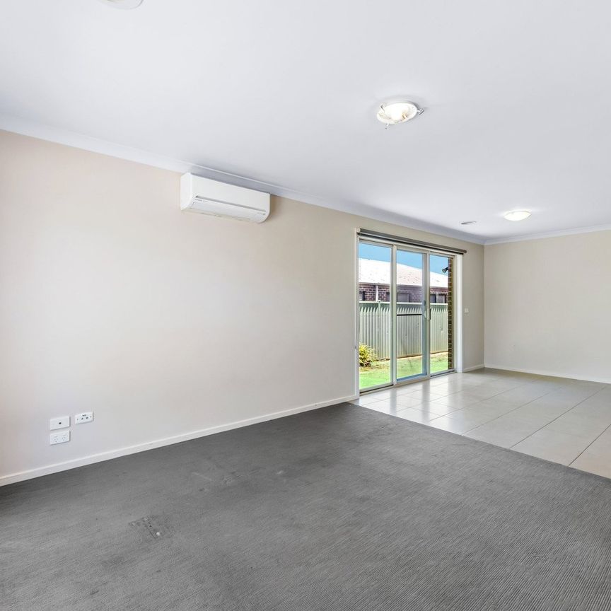 COSY TWO BEDROOM UNIT LOCATED IN SEBASTOPOL - Photo 1