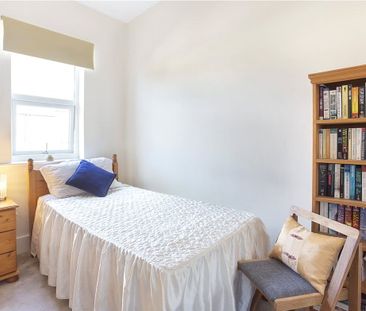 A charming 2 bedroom terrace property located in the popular South ... - Photo 5