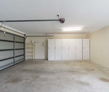 Three Bedroom Brick Home - Photo 6