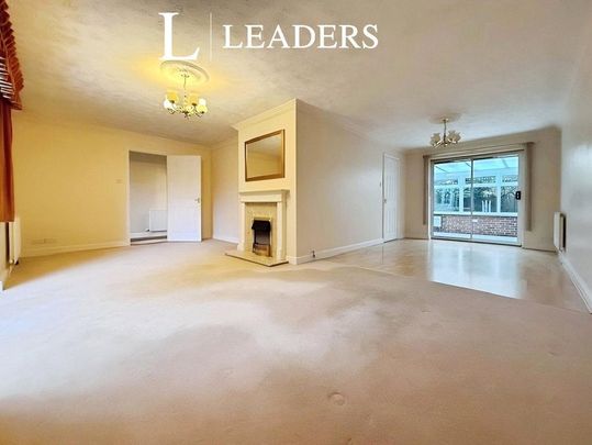 3 bedroom bungalow to rent - Photo 1