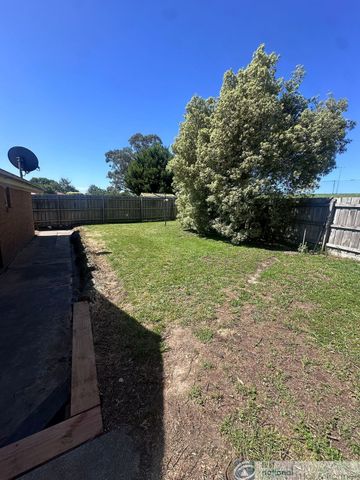 72 Bellevue Drive, Berwick - Photo 2