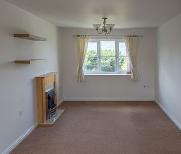 Delightful Two Bedroom Flat to Rent in Ely - Photo 3