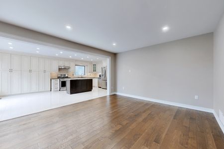 For Lease - 909 Stonehaven Avenue, Newmarket, Ontario - Photo 2