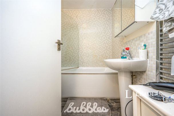 2 bedroom house to rent Lastingham Grove, Emerson Valley, Milton Keynes, Buckinghamshire, MK4 - Photo 1