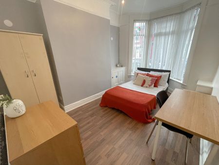 3 bedroom terraced house to rent - Photo 2