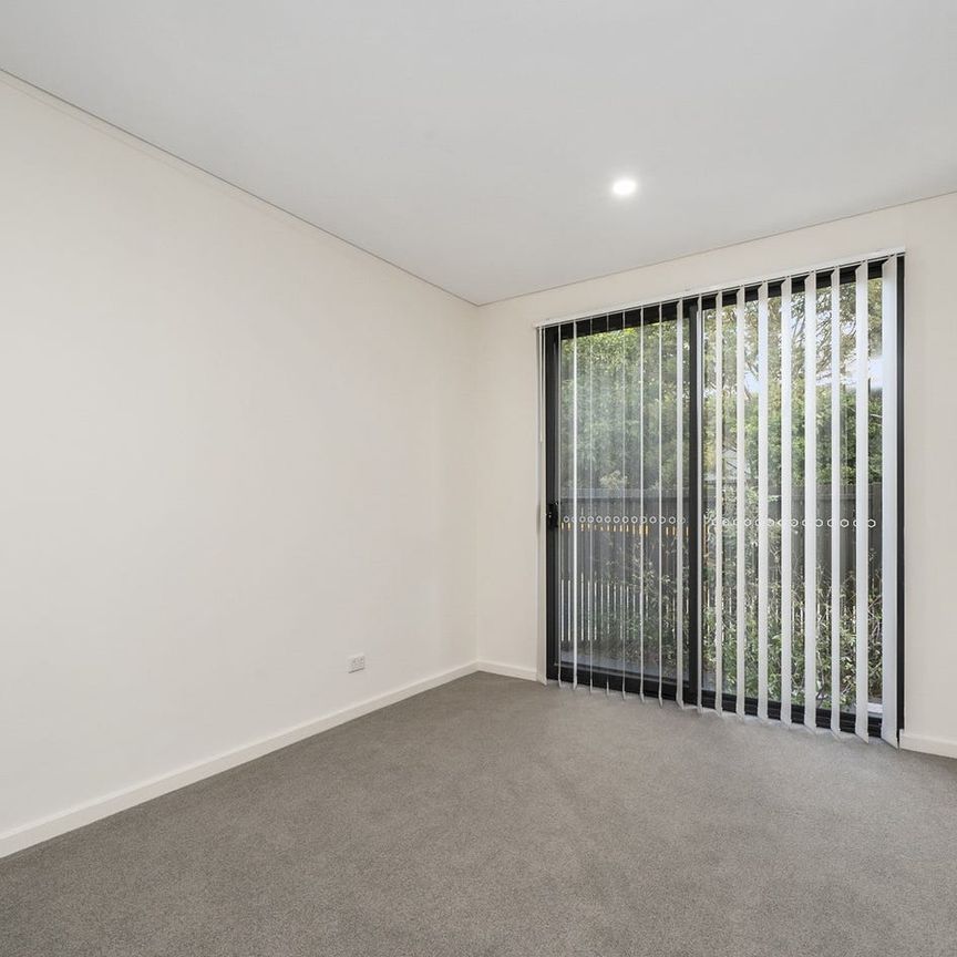 Modern Immaculate 2-bedroom Apartment!! - Photo 1