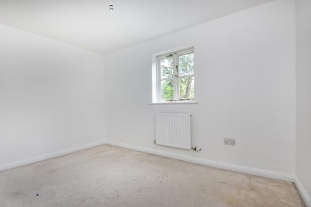 2 bedroom end of terrace house to rent - Photo 2