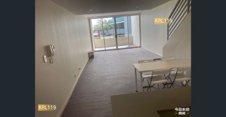 Fully Furnished-Duplex 2 bedroom Apartment Great Location Closed to Train station & Market! Available From 06/12/2025 To 15/02/2026. - Photo 4