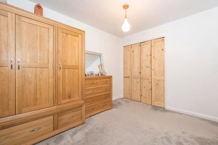 Marlborough Drive, Weybridge, KT13 - Photo 4