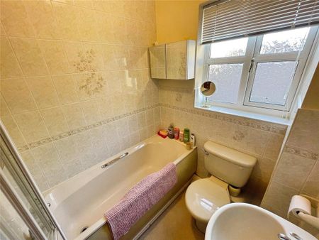 2 bedroom semi-detached house to rent - Photo 5