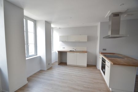 Location Appartement 3 pièces 84m² GANNAT 03800 - Photo 2