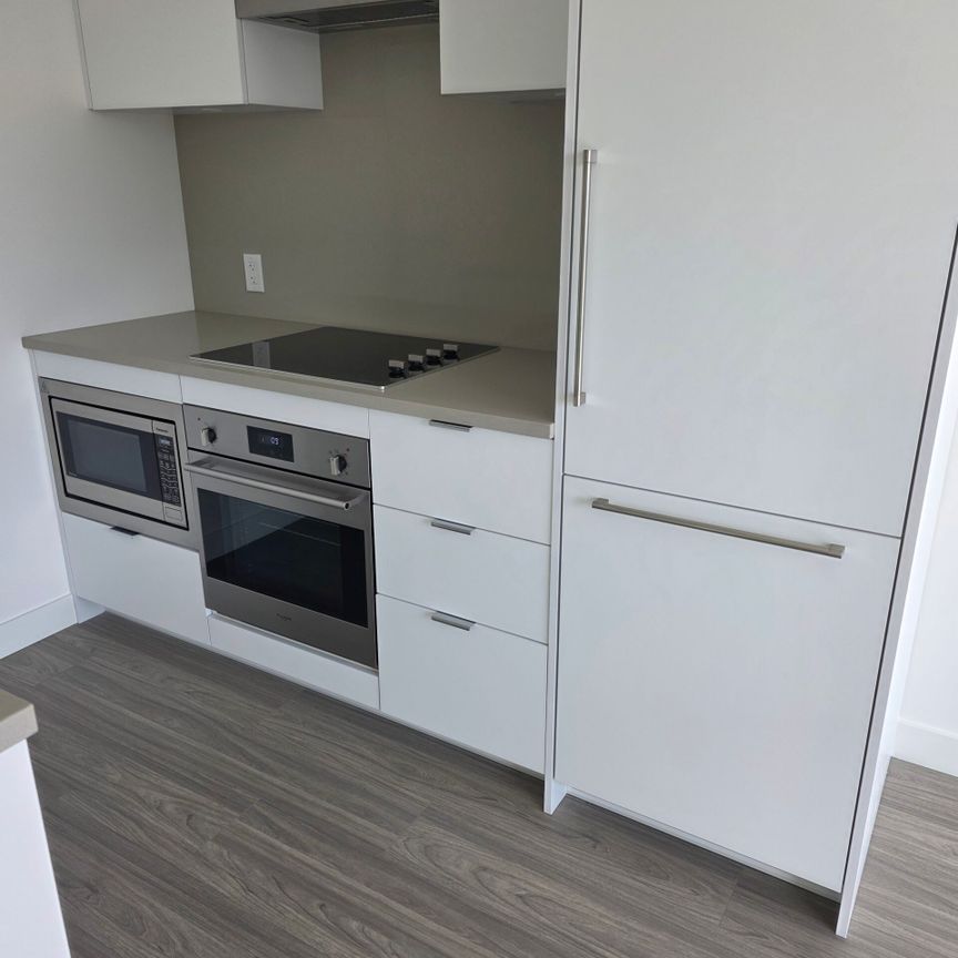 Flamingo. Brand New Modern Studio - Photo 1