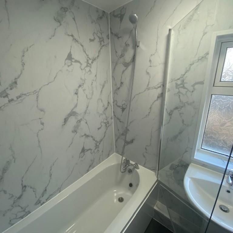 3 bedroom end of terrace house to rent - Photo 1