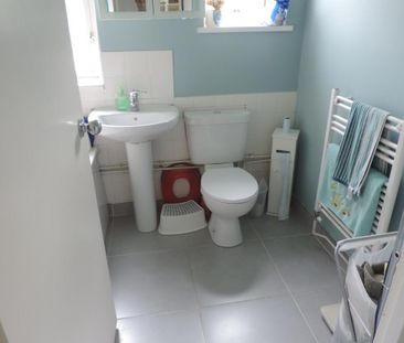 3 bedroom semi-detached house to rent - Photo 5