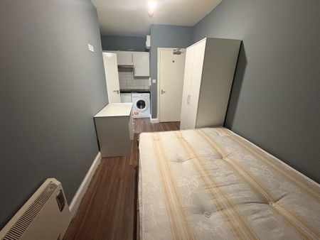 Studio to rent - Photo 2