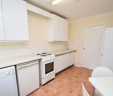 4 bedroom terraced house to rent - Photo 4
