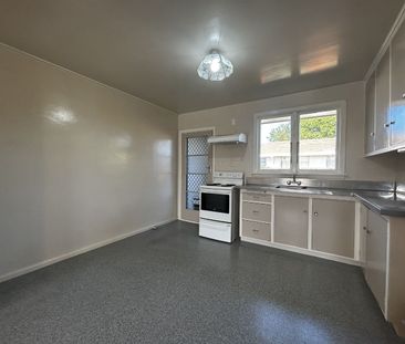 Two Bedroom Unit with Private Garden and Garage - Photo 4