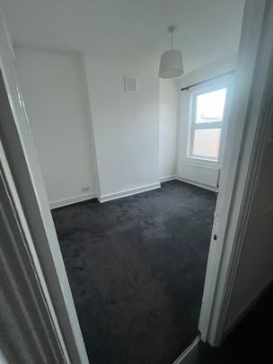 1 Bed Flat, Hazel Road, NW10 - Photo 1