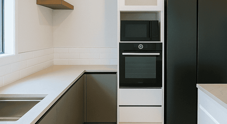 Great Location, 4 bedroom - Photo 3