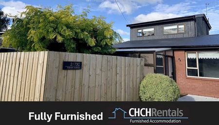 FULLY FURNISHED BEAUTIFULLY SYTLED REAR TOWNHOUSE IN PRIME LOCATION! - Photo 3