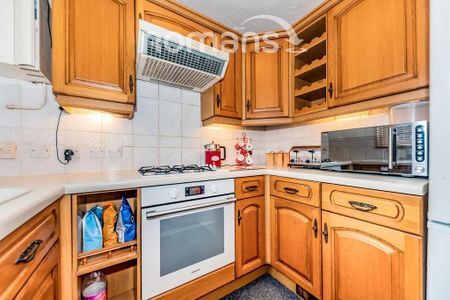 2 bedroom semi-detached house to rent - Photo 5