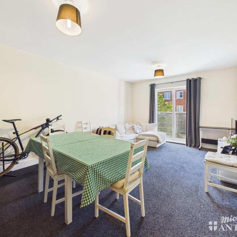 2 bedroom flat to rent - Photo 1