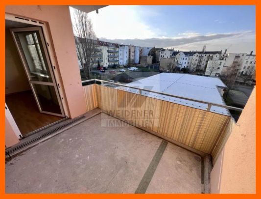 Neuer Bodenbelag und frisch gestrichen! 2-Raum Wohnung mit Balkon, Garage und Dusche - Foto 1