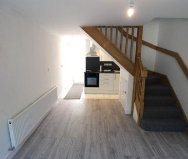 2 bedroom terraced house to rent - Photo 5