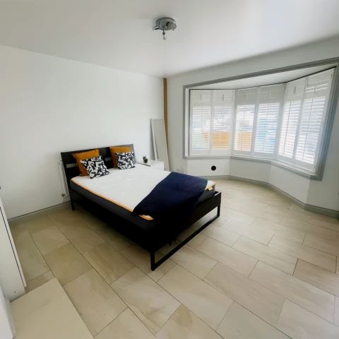 4 Bedroom, 1 Bathroom - Photo 1
